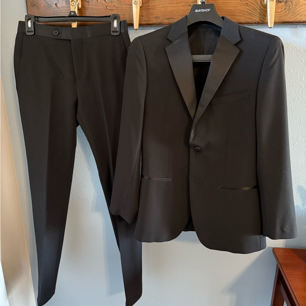Elegant Black Tux by Suitshop